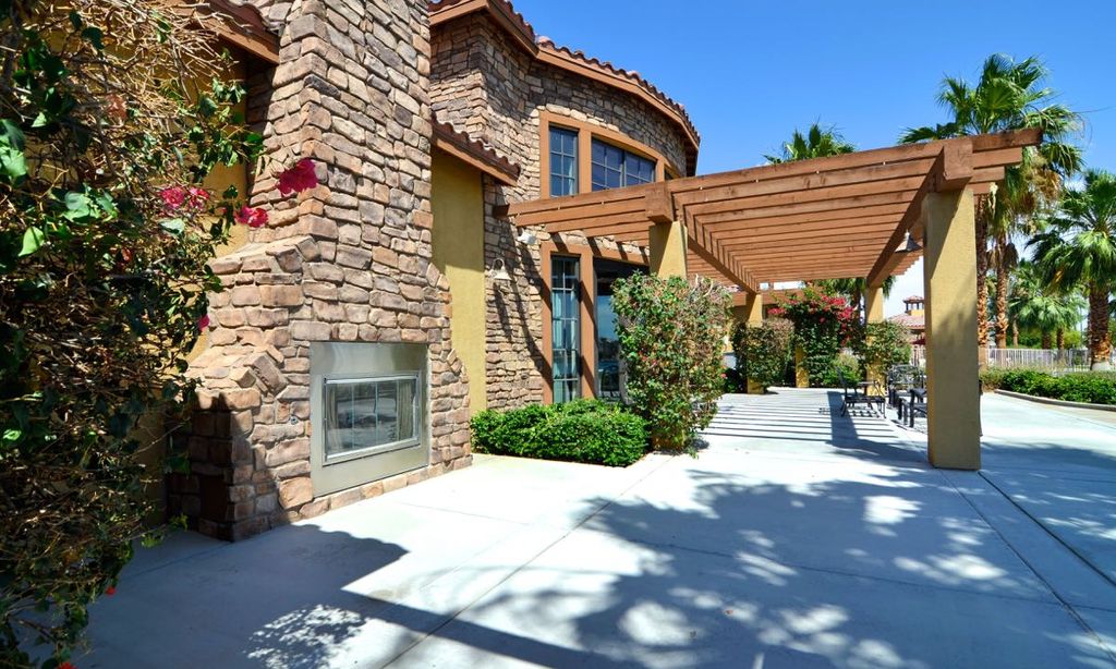 Outdoor Patio with Fireplace