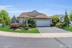 30 MERLOT CT, MONROE, NJ