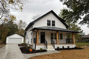 10001 MARKS RD, STRONGSVILLE, OH