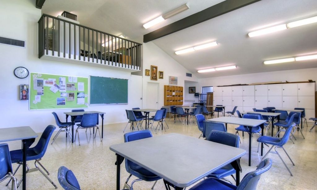 Arts & Crafts Studio