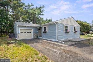 15 BRIAN CT, TOMS RIVER, NJ