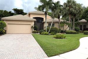 8871 MAJORCA BAY DR, LAKE WORTH, FL