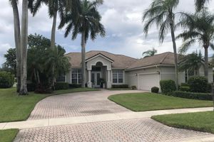 8121 DESMOND DR, BOYNTON BEACH, FL