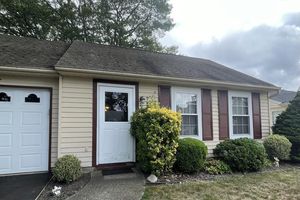323 BROWNFIELD DR, RIDGE, NY