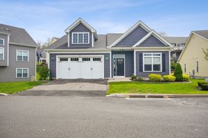 61 FIELDSTONE LN # 61, BEACON FALLS, CT