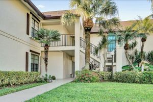 3373 JOG PARK DR, GREENACRES, FL