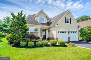 15 SANIBEL LN, HAMILTON, NJ