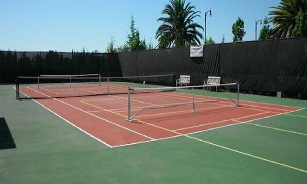 2 Tennis Courts