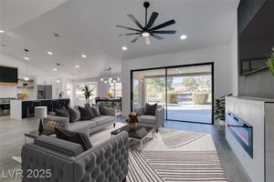 2905 LEGEND DR, LAS VEGAS, NV