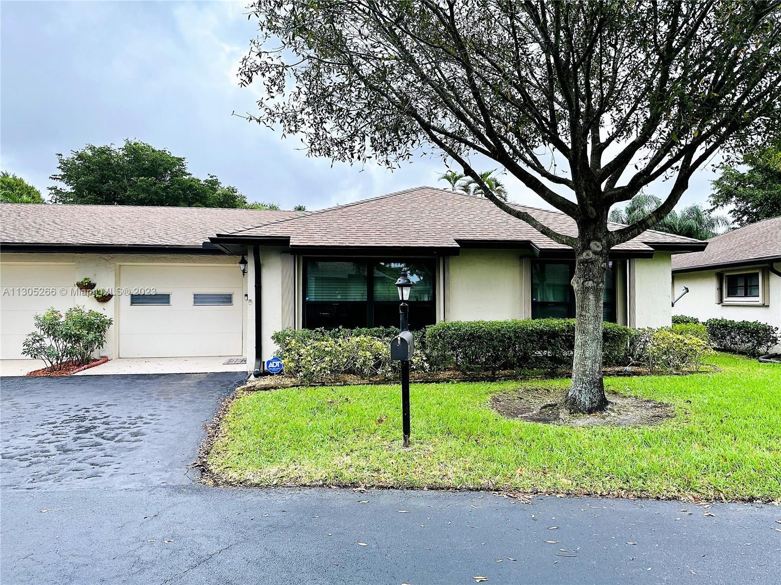 image of property at 4742 Greentree Rd B