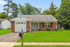 2 SEAVIEW AVE, BRICK, NJ