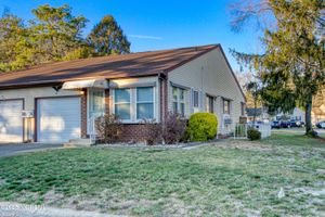 1 STONYBROOK CT B, WHITING, NJ