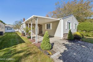 1 CARLSBAD DR, TOMS RIVER, NJ