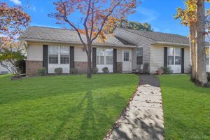 416 WEYMOUTH CT A, RIDGE, NY