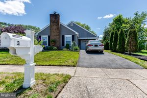 3 CANTERBURY PL, SOUTHAMPTON, NJ