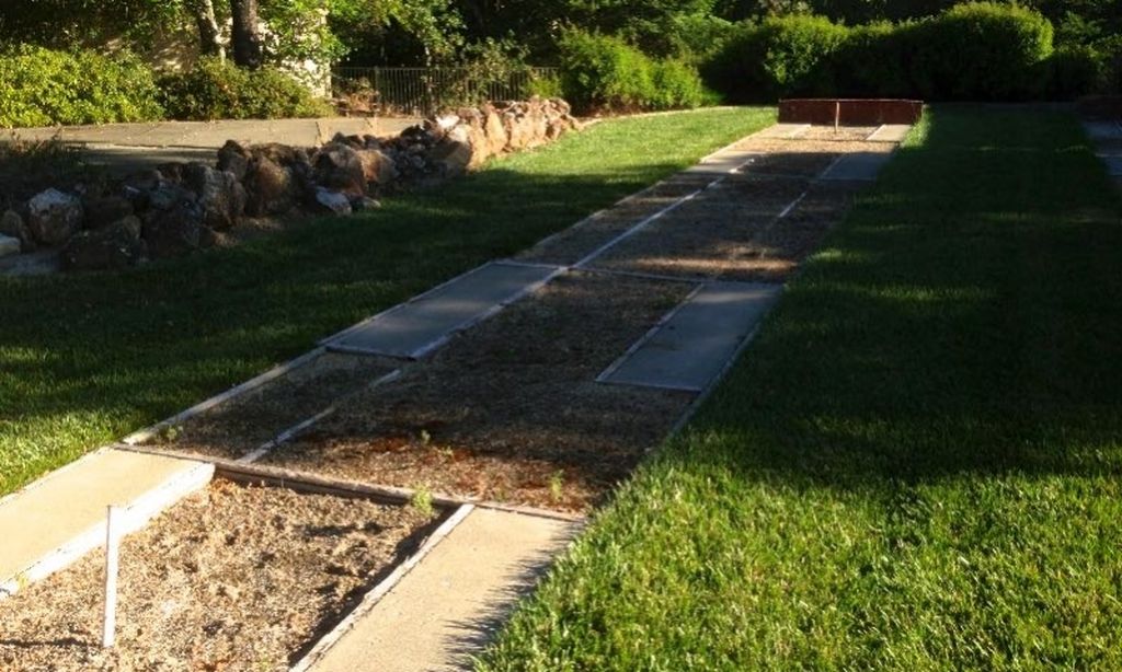 2 Horseshoe Pits