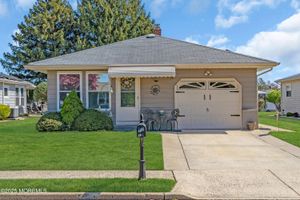 7 AZTEC CT, TOMS RIVER, NJ