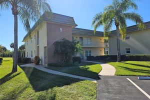 9 VISTA GARDENS TRL 106, VERO BEACH, FL
