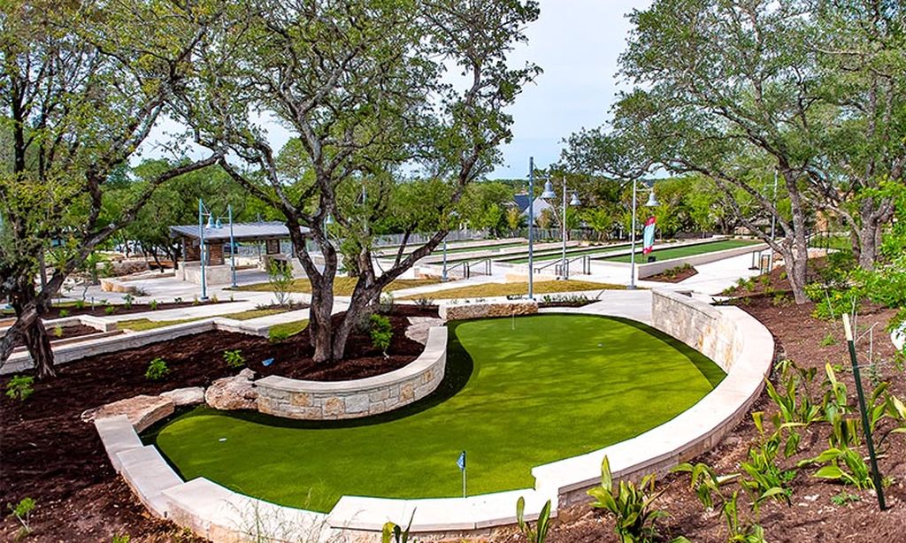 18-Hole Putting Course