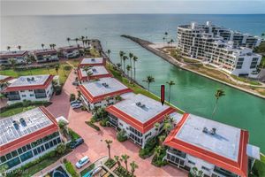2246 GULF SHORE BLVD L2, NAPLES, FL
