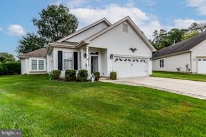 5 DUTCHESS CT, SOUTHAMPTON, NJ