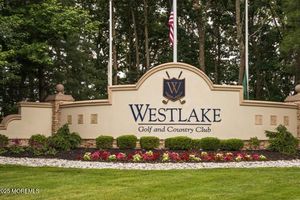14 BARTON CREEK RD, JACKSON, NJ