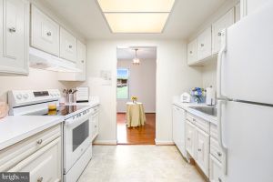 3630 GLENEAGLES DR 8-2B, SILVER SPRING, MD