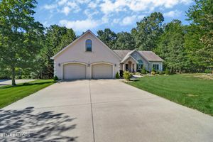104 HICKORY RIDGE LN, CROSSVILLE, TN