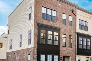 43920 LUDWELL FARM SQ, ASHBURN, VA