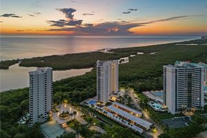 5550 HERON POINT DR 904, NAPLES, FL