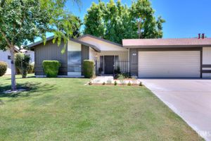 924 BERMUDA ST, BAKERSFIELD, CA
