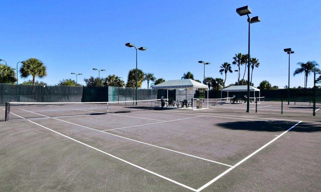 10 Lighted Har-Tru Tennis Courts