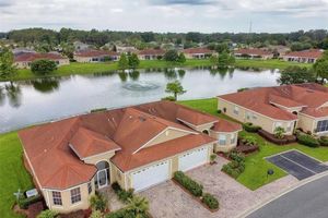 10161 MAINSAIL DR, OXFORD, FL