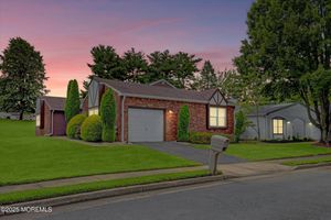 14 WESTON CT, MARLBORO, NJ