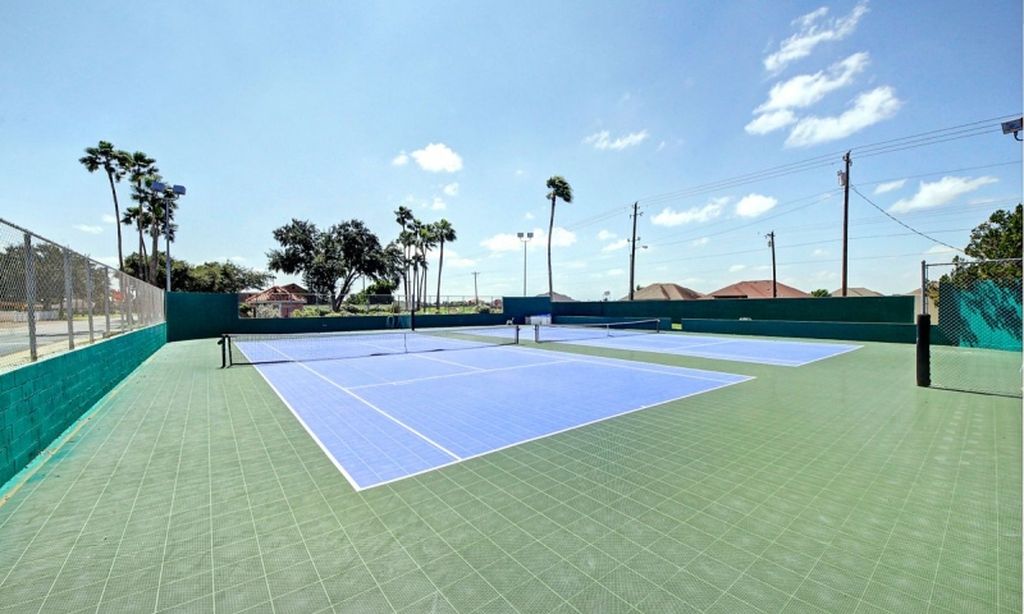 2 Tennis Courts