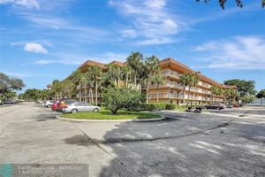 6095 N SABAL PALM BLVD 212, TAMARAC, FL