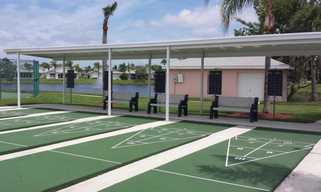 5 Shuffleboard Courts