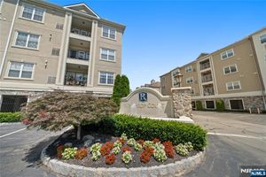 9206 RAVENSCROFT RD # 623, CLIFTON, NJ