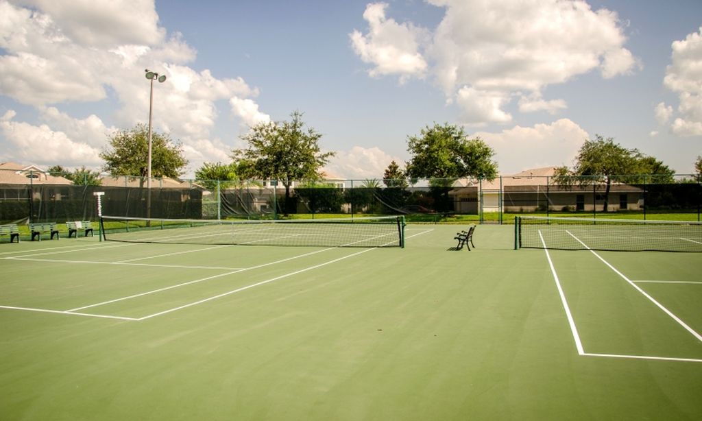 2 Tennis Courts