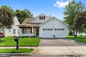 10 SUNFLOWER LN, BRICK, NJ