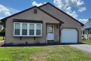 8 BERKSHIRE RD, WHITING, NJ