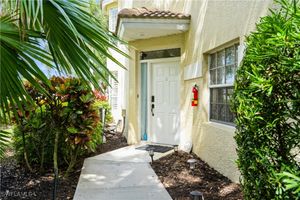 81 SILVER OAKS CIR APT 7201, NAPLES, FL