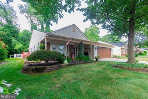 15 LAKE VIEW TER, COLUMBUS, NJ