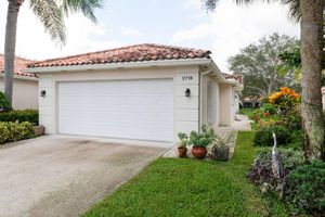 2718 LIVINGSTON LN, WEST PALM BEACH, FL