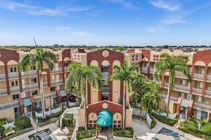 7715 SOUTHAMPTON TER 211, TAMARAC, FL