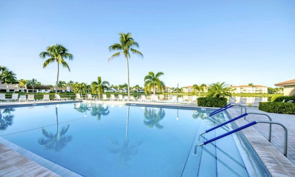 10 Outdoor Pools