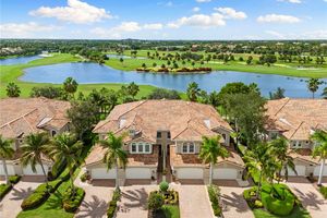 8961 CHERRY OAKS TRL APT 202, NAPLES, FL