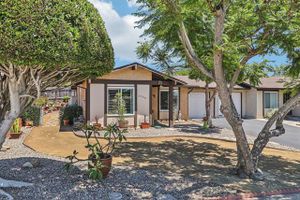 1736 ROUND TREE DR, OCEANSIDE, CA