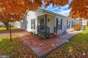 609 VILLAGE WAY, ROYERSFORD, PA