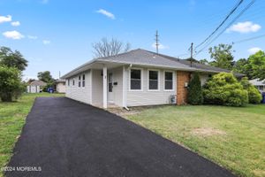 7 SAINT MORITZ PL, TOMS RIVER, NJ